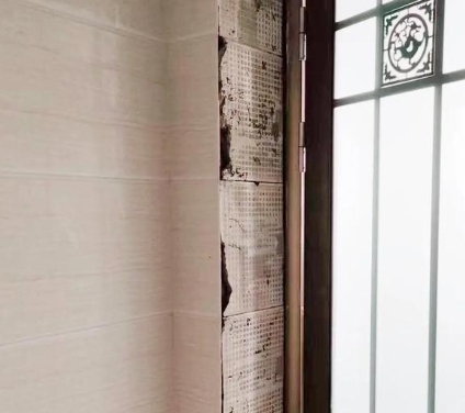 琼海瓷砖空鼓免砸砖维修公司分享吸水砖泡水时间不够或过长都会对瓷砖铺贴效果产生影响